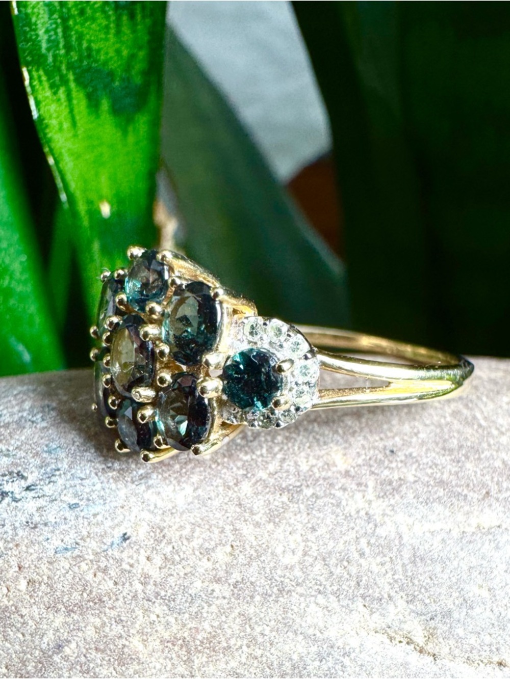 10k color change Alexandrite & Diamonds Ring - Picture 3 of 11
